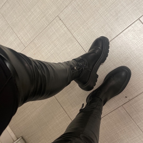 Black thigh high boots size 37 - Picture 2 of 4
